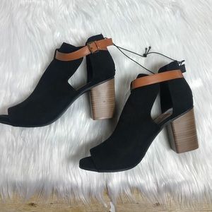 Reaction Kenneth Cole Women open toe Booties